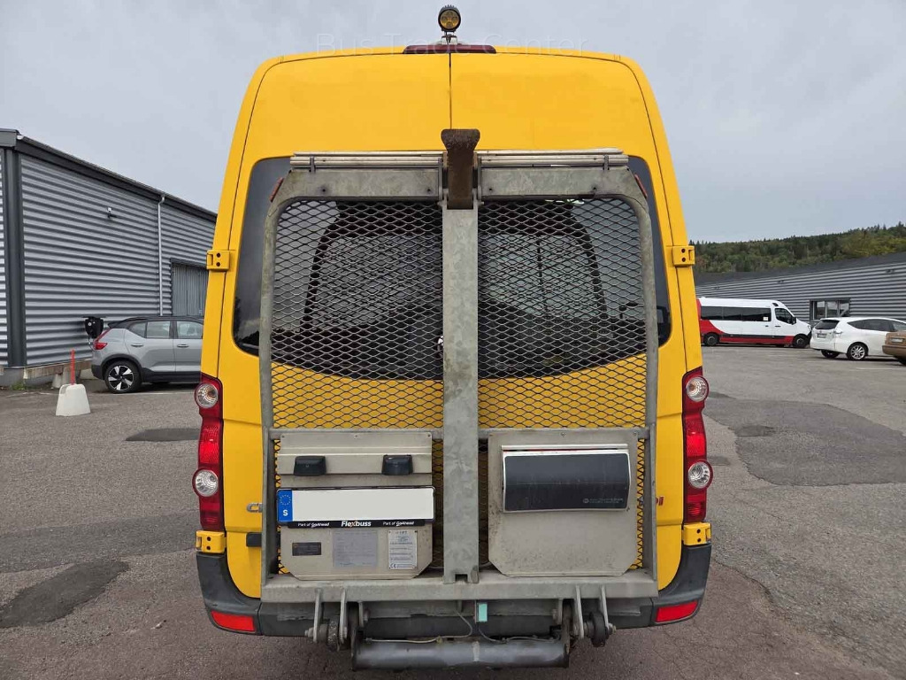 VOLKSWAGEN CRAFTER 50 LR // 8 pcs with lift - Minibus, People carrier: picture 5 VOLKSWAGEN CRAFTER 50 LR // 8 pcs with lift - Minibus, People carrier: picture 5