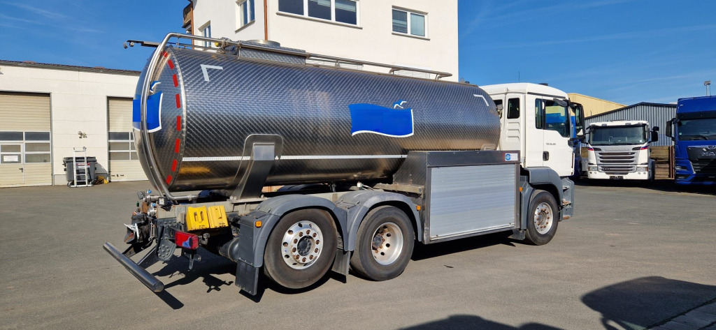 MAN TGS 26.420 6x2 (Nr. 6045) - Tanker truck: picture 3 MAN TGS 26.420 6x2 (Nr. 6045) - Tanker truck: picture 3