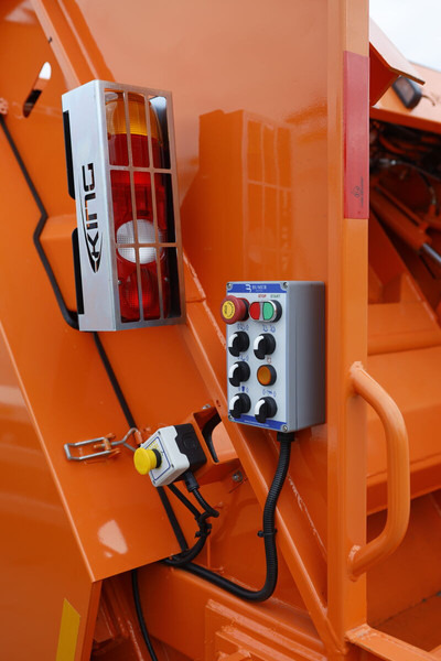 Mitsubishi Fuso 9C18 - Refuse truck: picture 4 Mitsubishi Fuso 9C18 - Refuse truck: picture 4