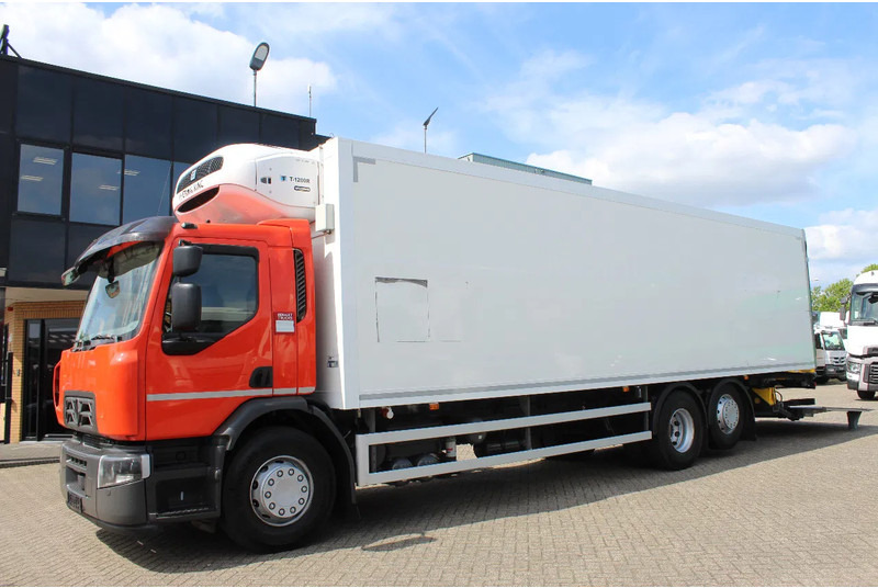 Renault D * WIDE 26 * CARRIER * 6X2 LIFT * - Refrigerated truck: picture 2 Renault D * WIDE 26 * CARRIER * 6X2 LIFT * - Refrigerated truck: picture 2