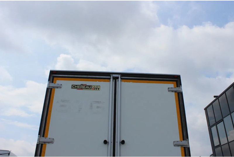 Volvo FM 330 * EURO5 * CARRIER SUPRA SILENT MT * - Refrigerated truck: picture 3 Volvo FM 330 * EURO5 * CARRIER SUPRA SILENT MT * - Refrigerated truck: picture 3