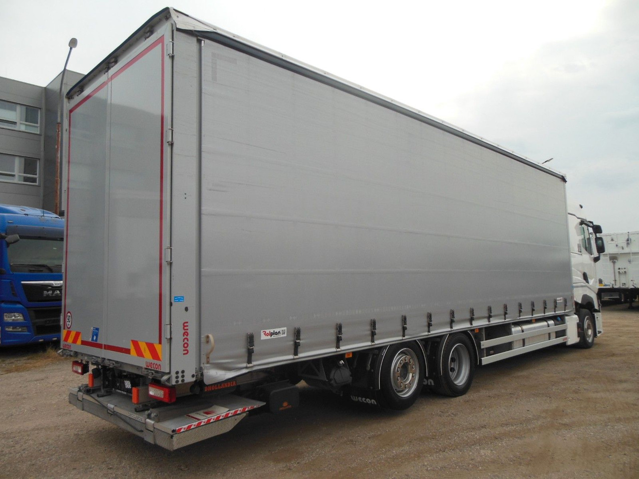 Renault T 440, 6X2, D-HOLLANDIA, 23 PALETTEN, WIE NEUE! - Curtain side truck: picture 3 Renault T 440, 6X2, D-HOLLANDIA, 23 PALETTEN, WIE NEUE! - Curtain side truck: picture 3