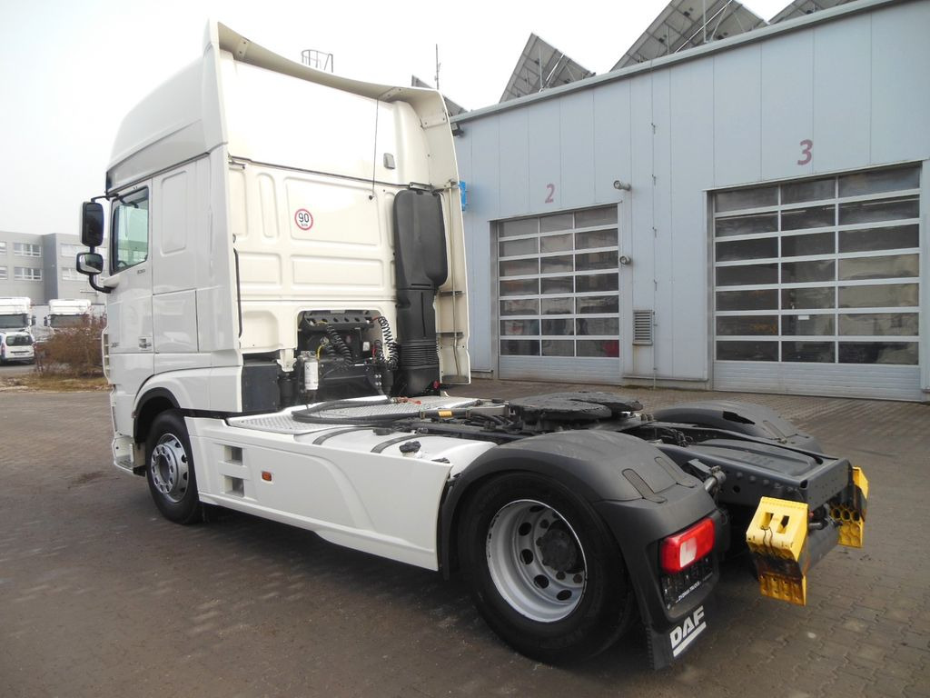 DAF XF 106.530 SSC, HYDRAULIK, STAND KLIMA, TOP DAF XF 106.530 SSC, HYDRAULIK, STAND KLIMA, TOP - Tractor unit: picture 4 DAF XF 106.530 SSC, HYDRAULIK, STAND KLIMA, TOP DAF XF 106.530 SSC, HYDRAULIK, STAND KLIMA, TOP - Tractor unit: picture 4