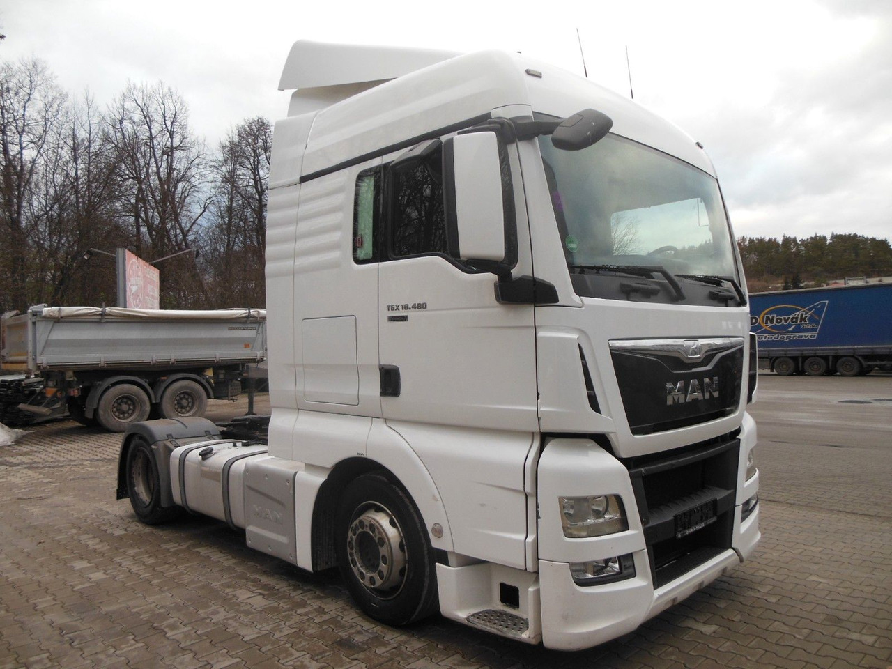 MAN TGX 18.480 LLS-U, LOWDECK + KRONE MEGA MAN TGX 18.480 LLS-U, LOWDECK - Tractor unit: picture 2 MAN TGX 18.480 LLS-U, LOWDECK + KRONE MEGA MAN TGX 18.480 LLS-U, LOWDECK - Tractor unit: picture 2