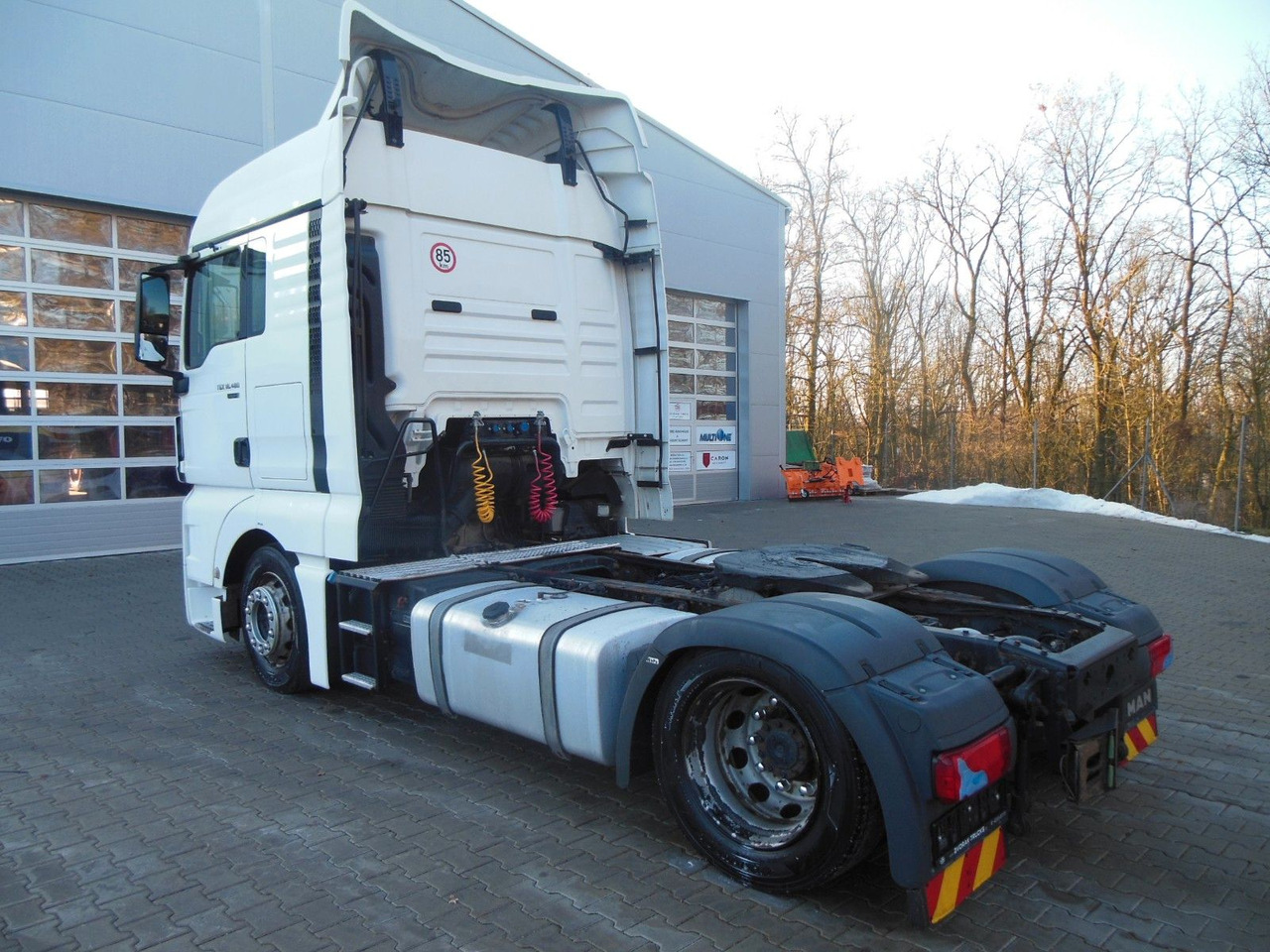 MAN TGX 18.480 LLS-U, LOWDECK + KRONE MEGA MAN TGX 18.480 LLS-U, LOWDECK - Tractor unit: picture 4 MAN TGX 18.480 LLS-U, LOWDECK + KRONE MEGA MAN TGX 18.480 LLS-U, LOWDECK - Tractor unit: picture 4