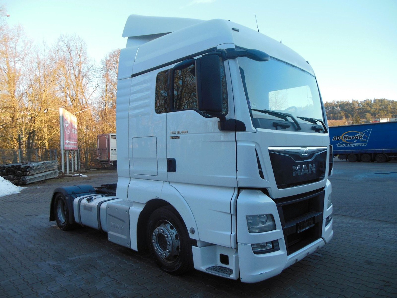MAN TGX 18.480 LLS-U, LOWDECK + KRONE MEGA MAN TGX 18.480 LLS-U, LOWDECK - Tractor unit: picture 2 MAN TGX 18.480 LLS-U, LOWDECK + KRONE MEGA MAN TGX 18.480 LLS-U, LOWDECK - Tractor unit: picture 2