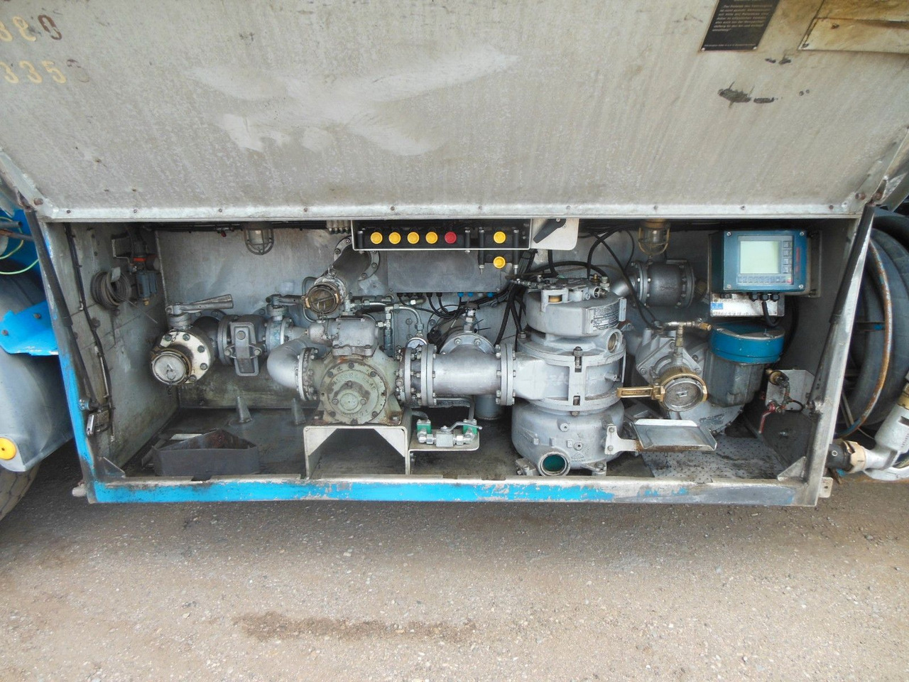 Tanker semi-trailer WILLIG/HALLER/HLS 240.45/2,NPC 04, 4 KAMMER: picture 14