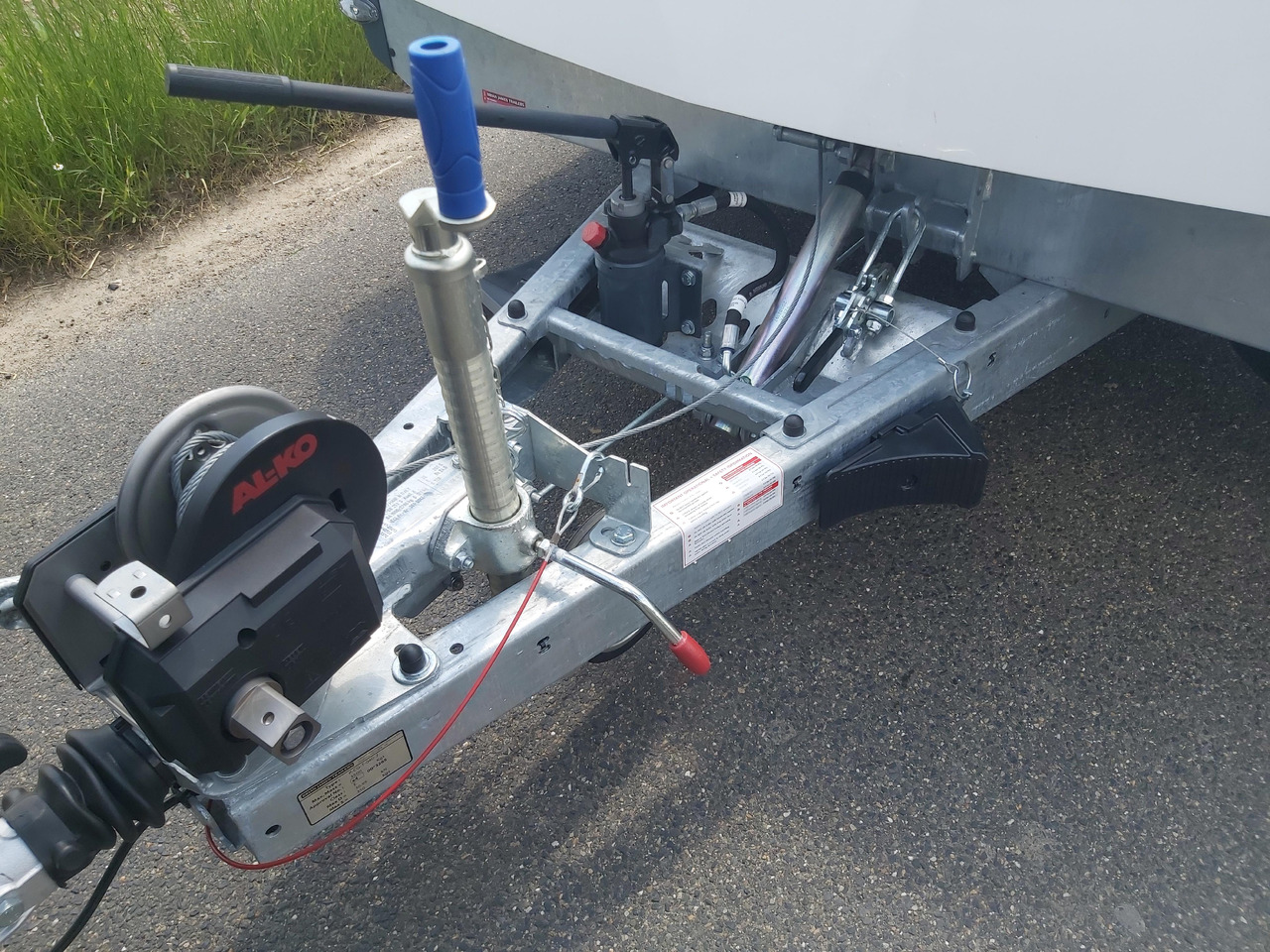 Autotransporter trailer BJT Race Shuttle 2 430x195x150cm ankippbar Rampen Alufelgen dark Seilwinde 100km/H 2600kg Modell 24: picture 13
