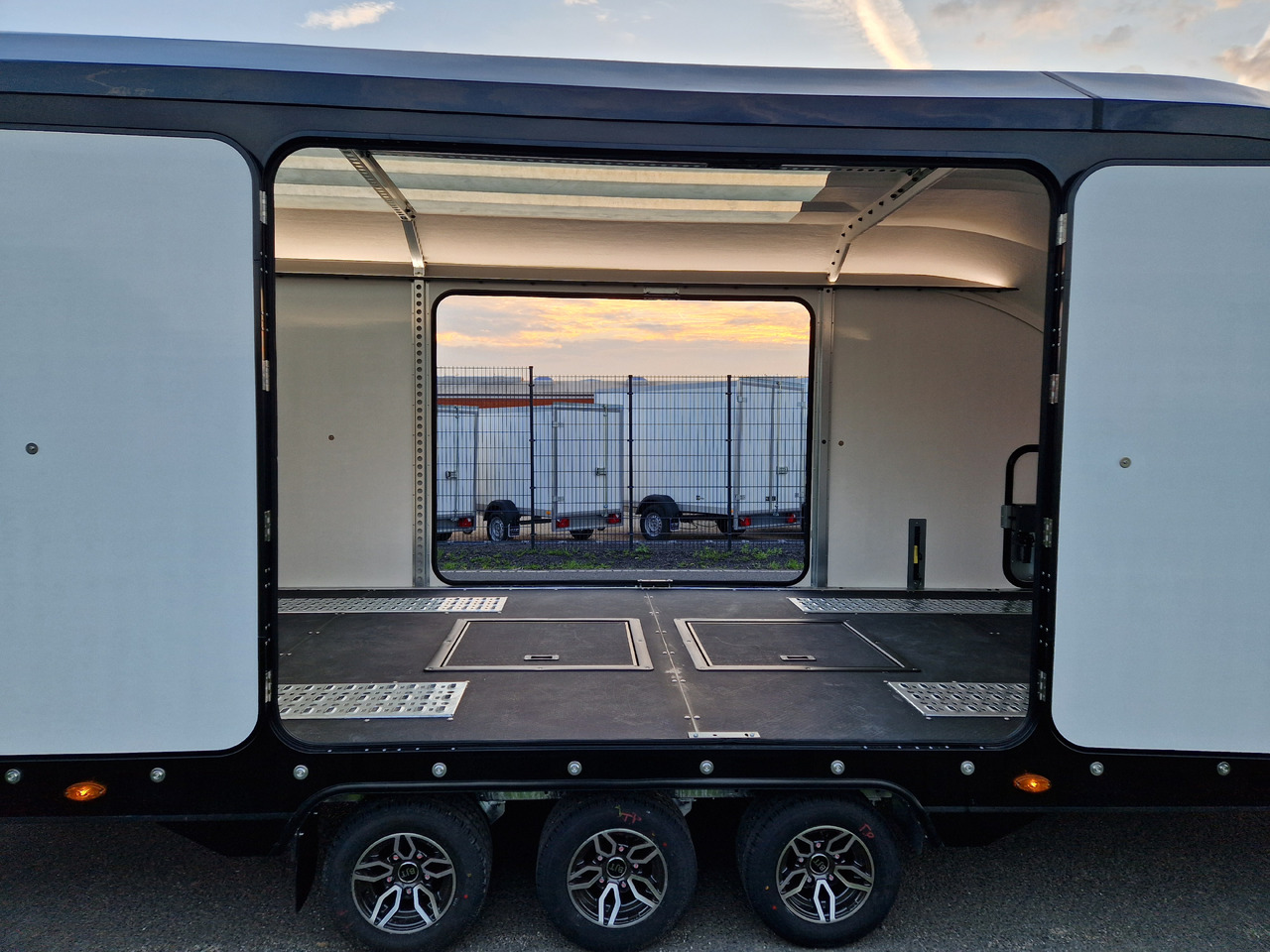 Autotransporter trailer BJT Race Transporter 7 397-6023-35-3-10-B 600x228x189cm black RR Kamera 1 Alufelgen Tridem 3500 Akt: picture 13