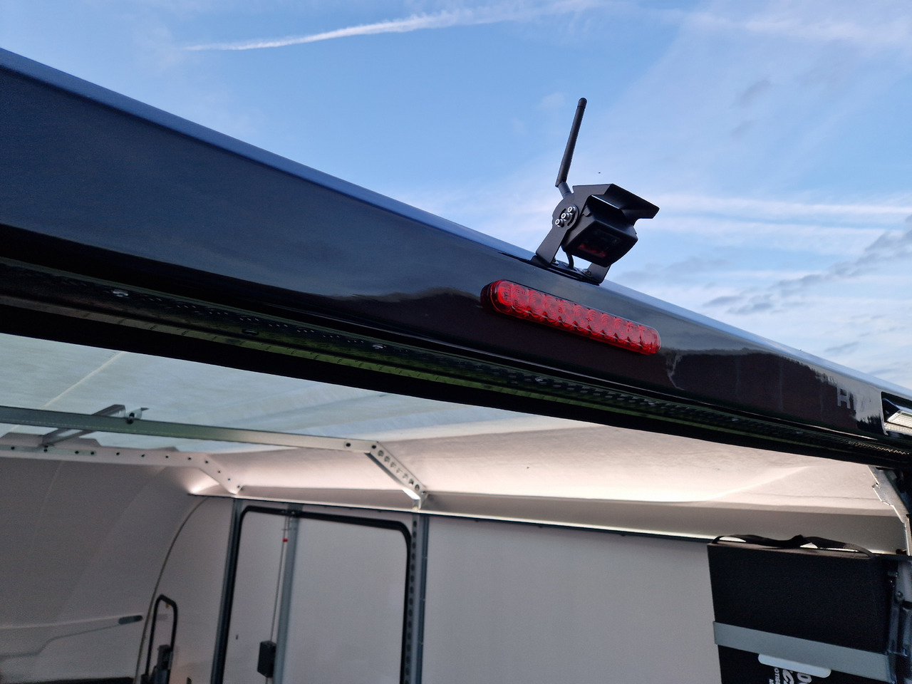 Autotransporter trailer BJT Race Transporter 7 397-6023-35-3-10-B 600x228x189cm black RR Kamera 1 Alufelgen Tridem 3500 Akt: picture 17