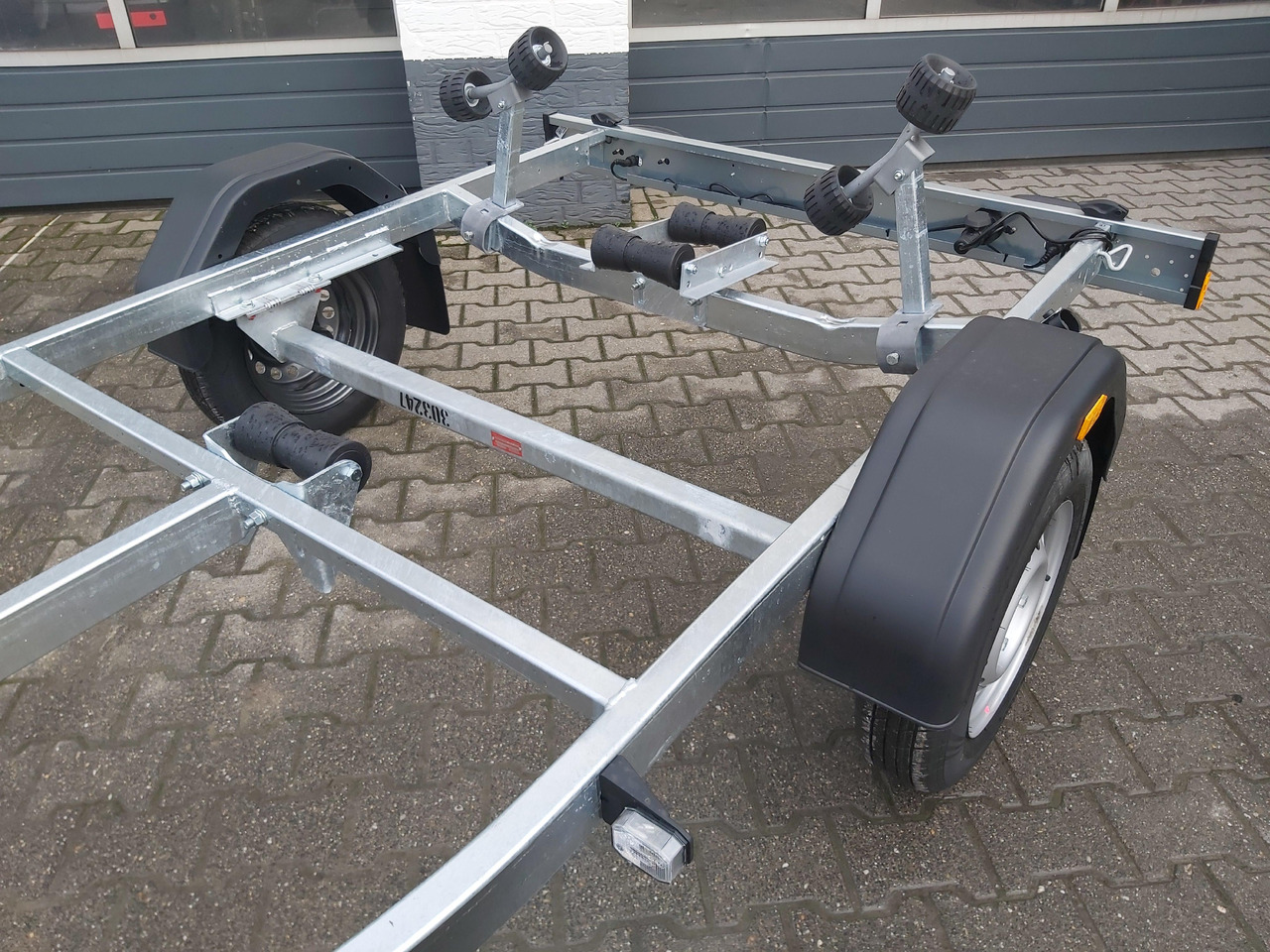 Brenderup Bootstrailer 750L UB Premium 180750UBL 750kg Winde 311959 Januar Online Aktion - Boat trailer: picture 5 Brenderup Bootstrailer 750L UB Premium 180750UBL 750kg Winde 311959 Januar Online Aktion - Boat trailer: picture 5