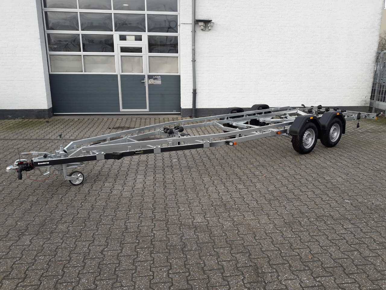 Brenderup Bootstrailer Premium 242500 TB SR 2500 Superrollen Winde 2500kg 312269 Modell 2024 - Boat trailer: picture 1 Brenderup Bootstrailer Premium 242500 TB SR 2500 Superrollen Winde 2500kg 312269 Modell 2024 - Boat trailer: picture 1