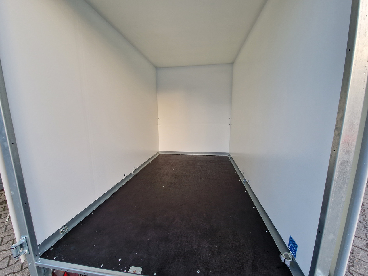 Brenderup Cargo Dynamic CD260 BD 260x150x185cm Hecktüren Wabenwände (S) 1300kg - Closed box trailer: picture 5 Brenderup Cargo Dynamic CD260 BD 260x150x185cm Hecktüren Wabenwände (S) 1300kg - Closed box trailer: picture 5