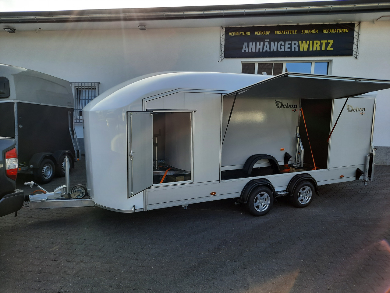 Cargo Roadster 2000 550x220x204cm Poly white Car Edition 3500kg Pullman Vollausstattung - Motorcycle trailer: picture 1 Cargo Roadster 2000 550x220x204cm Poly white Car Edition 3500kg Pullman Vollausstattung - Motorcycle trailer: picture 1