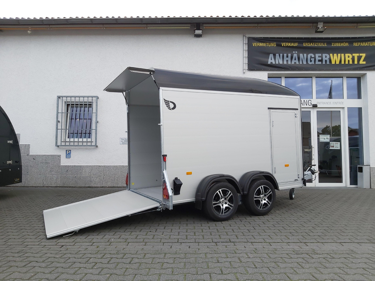 Cargo Roadster 500 312x167x199cm Alu Poly black Seitentür Alufelgen dark Pullman 100 km/H 2000kg - Closed box trailer: picture 2 Cargo Roadster 500 312x167x199cm Alu Poly black Seitentür Alufelgen dark Pullman 100 km/H 2000kg - Closed box trailer: picture 2