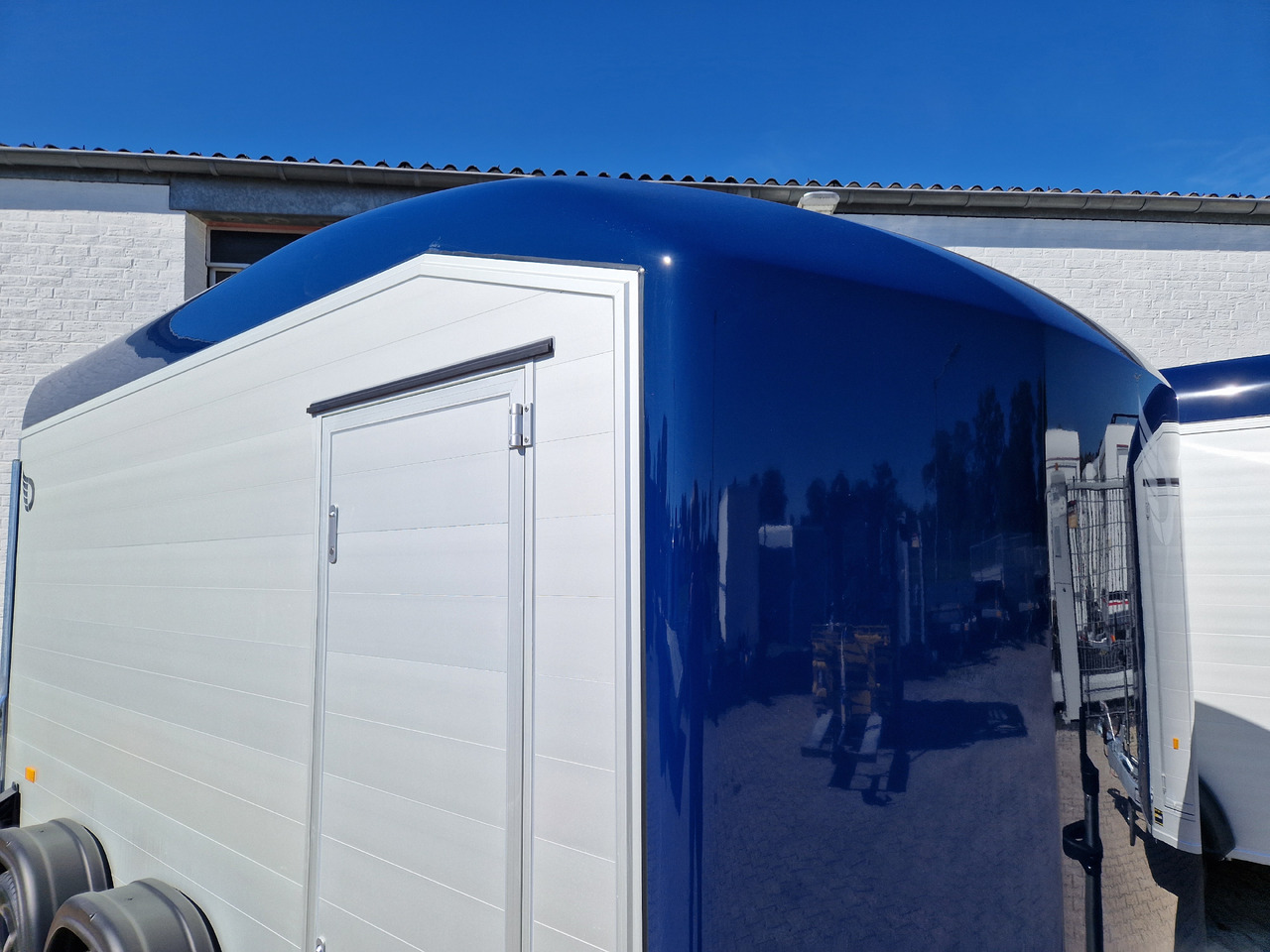 Cargo Roadster 700 plus 375x180x200cm Alu Poly kingblue Seitentür Alufelgen darkline Pullman 2600kg - Closed box trailer: picture 5 Cargo Roadster 700 plus 375x180x200cm Alu Poly kingblue Seitentür Alufelgen darkline Pullman 2600kg - Closed box trailer: picture 5