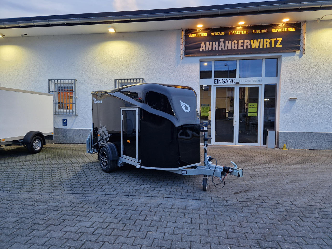 Debon Cargo 1300 300x152x168cm black Seitentür Alufelgen blackbeauty Pullman 1300kg 100km/H - Car trailer: picture 1 Debon Cargo 1300 300x152x168cm black Seitentür Alufelgen blackbeauty Pullman 1300kg 100km/H - Car trailer: picture 1