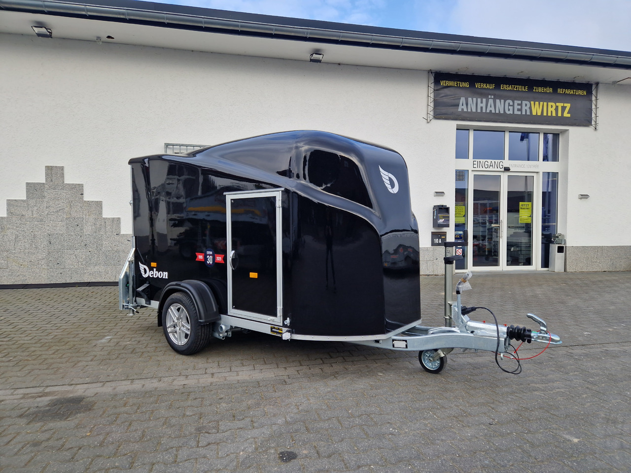 Debon Cargo 1300 300x152x168cm black Seitentür Alufelgen silver Pullman II 100km/H 1300kg Modell 25 - Car trailer: picture 1 Debon Cargo 1300 300x152x168cm black Seitentür Alufelgen silver Pullman II 100km/H 1300kg Modell 25 - Car trailer: picture 1