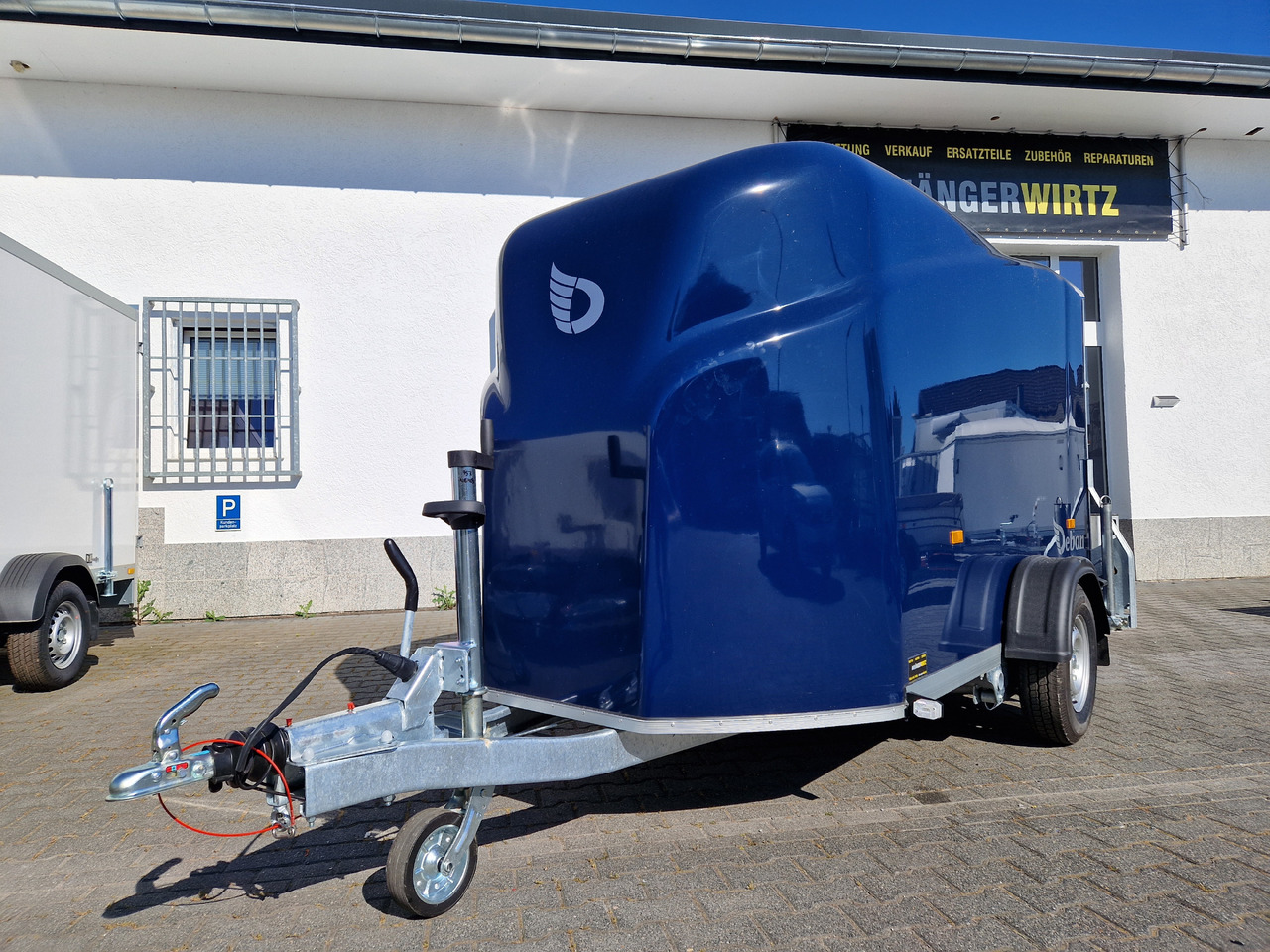 Debon Cargo 1300 300x152x168cm royal blau Seitentür 100km/H Pullman 1300kg - Closed box trailer: picture 4 Debon Cargo 1300 300x152x168cm royal blau Seitentür 100km/H Pullman 1300kg - Closed box trailer: picture 4