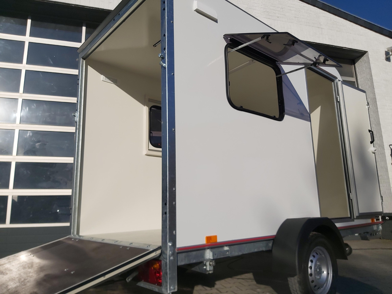 Kargo Camp TFS S Midi+ 320x150x180cm aero Seitentür Rampe Fenster+ 230V 12V 750kg Bremse 100km/H - Caravan: picture 5 Kargo Camp TFS S Midi+ 320x150x180cm aero Seitentür Rampe Fenster+ 230V 12V 750kg Bremse 100km/H - Caravan: picture 5