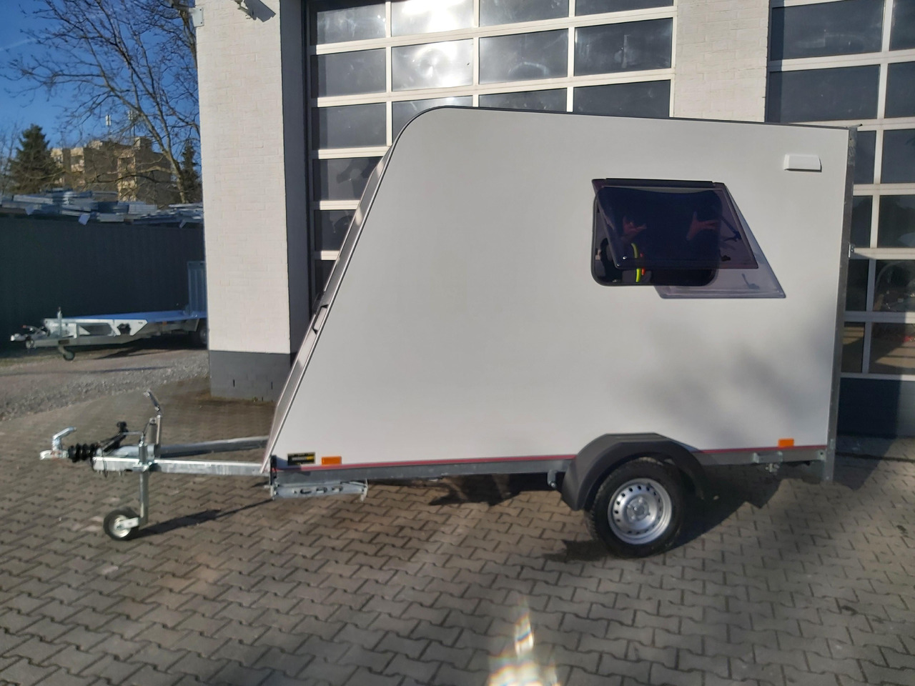 Kargo Camp TFS S Midi+ 320x150x180cm aero Seitentür Rampe Fenster+ 230V 12V 750kg Bremse 100km/H - Caravan: picture 3 Kargo Camp TFS S Midi+ 320x150x180cm aero Seitentür Rampe Fenster+ 230V 12V 750kg Bremse 100km/H - Caravan: picture 3