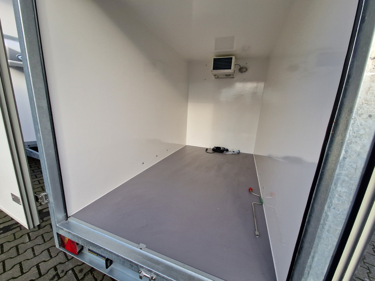 Kargo CoolBoxx FK2030HT 296x162x200cm 230V Govi Kühlung Stützen 2000kg 100km/H Abverkauf - Refrigerated trailer: picture 4 Kargo CoolBoxx FK2030HT 296x162x200cm 230V Govi Kühlung Stützen 2000kg 100km/H Abverkauf - Refrigerated trailer: picture 4