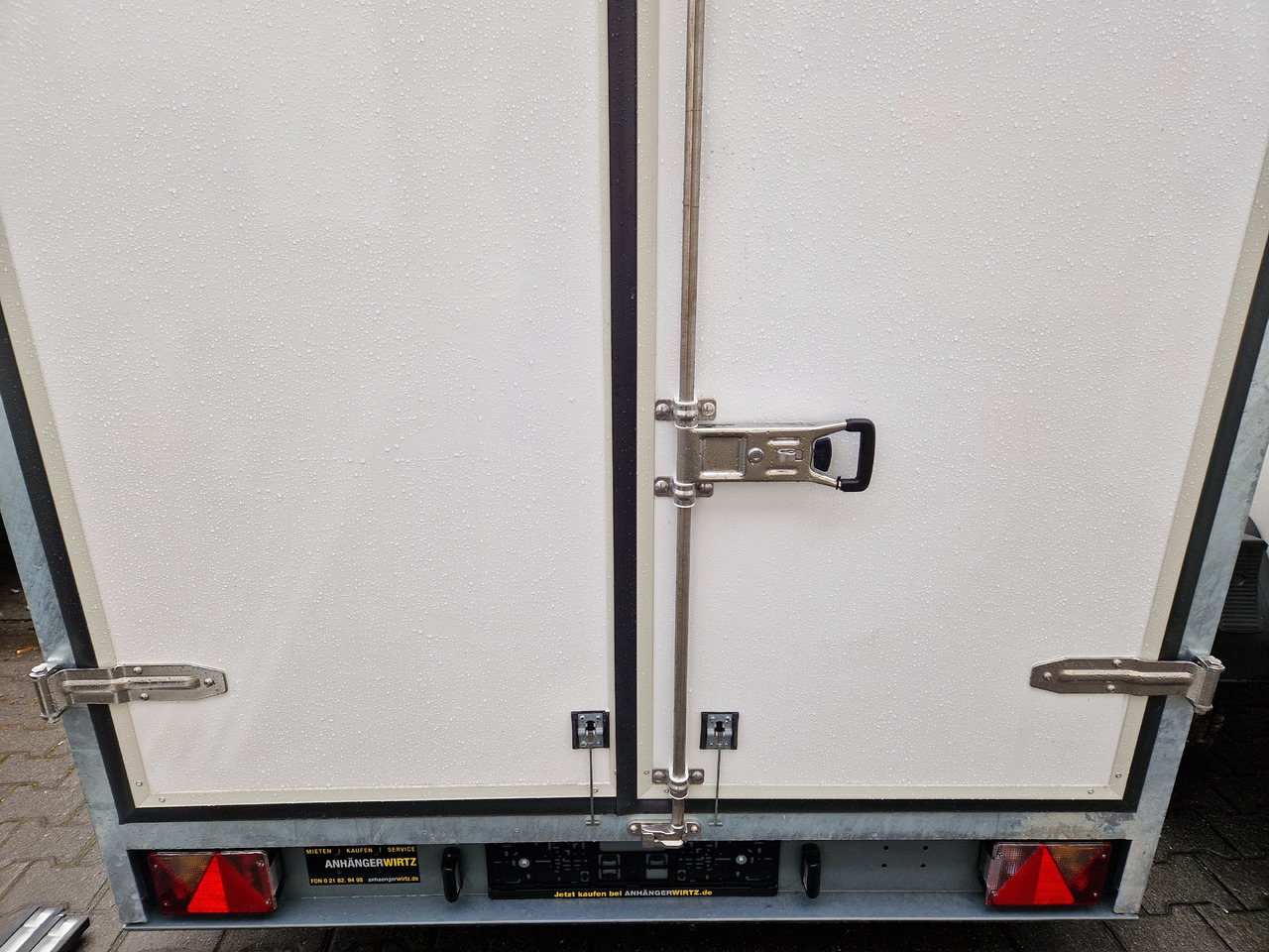 Kargo CoolBoxx FK2736HT 355x162x198cm 230V +Kühlung Govi Arktik 2000 (L) 2700kg - Refrigerated trailer: picture 2 Kargo CoolBoxx FK2736HT 355x162x198cm 230V +Kühlung Govi Arktik 2000 (L) 2700kg - Refrigerated trailer: picture 2
