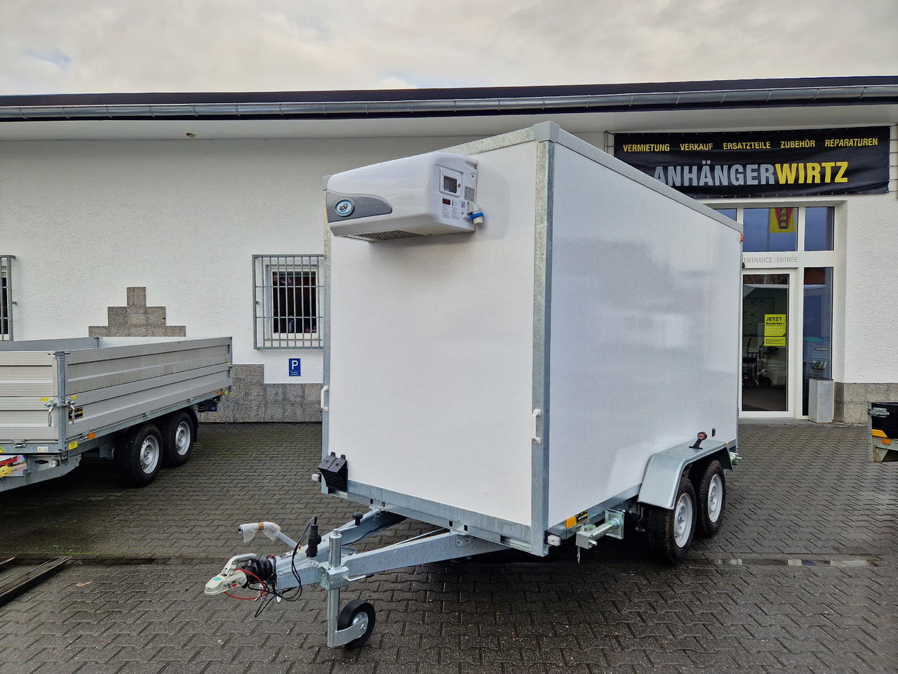 Kargo CoolBoxx FK2736HT 355x162x198cm 230V +Kühlung Govi Arktik 2000 (L) 2700kg - Refrigerated trailer: picture 1 Kargo CoolBoxx FK2736HT 355x162x198cm 230V +Kühlung Govi Arktik 2000 (L) 2700kg - Refrigerated trailer: picture 1