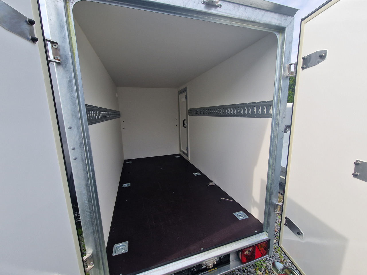 Kargo TFDG 250.00 250x125x150cm Seitentür Zurrsystem 100km/H 750kg Abverkauf - Closed box trailer: picture 5 Kargo TFDG 250.00 250x125x150cm Seitentür Zurrsystem 100km/H 750kg Abverkauf - Closed box trailer: picture 5