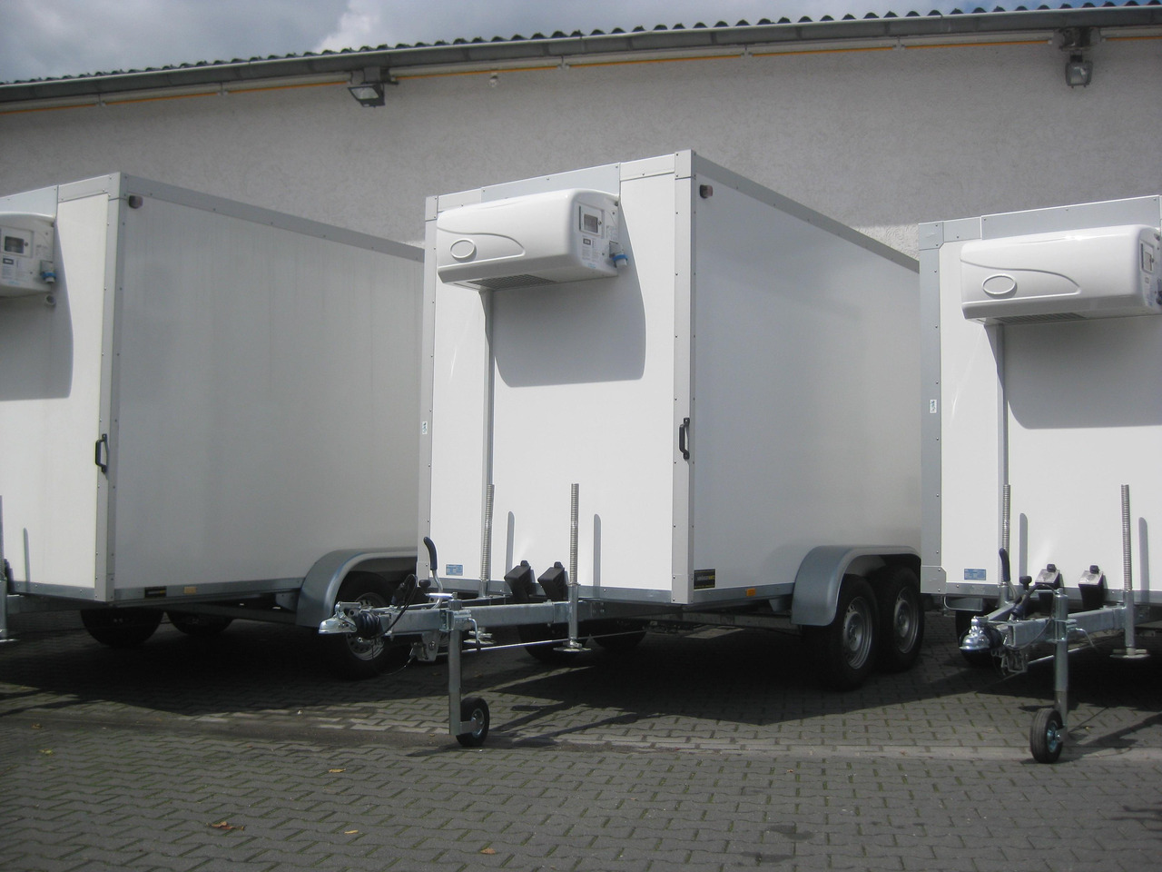 Kühlanhänger AZKF 2735/155 343x154x200cm GOVI Kühlaggregat 4 Iso 60 Frioliner Juli Aktion - Refrigerated trailer: picture 2 Kühlanhänger AZKF 2735/155 343x154x200cm GOVI Kühlaggregat 4 Iso 60 Frioliner Juli Aktion - Refrigerated trailer: picture 2