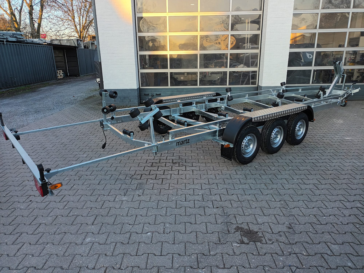 Martz Bootstrailer Yacht 3500/3 Gurtwinde Rollen Tridem 3500kg - Boat trailer: picture 1 Martz Bootstrailer Yacht 3500/3 Gurtwinde Rollen Tridem 3500kg - Boat trailer: picture 1
