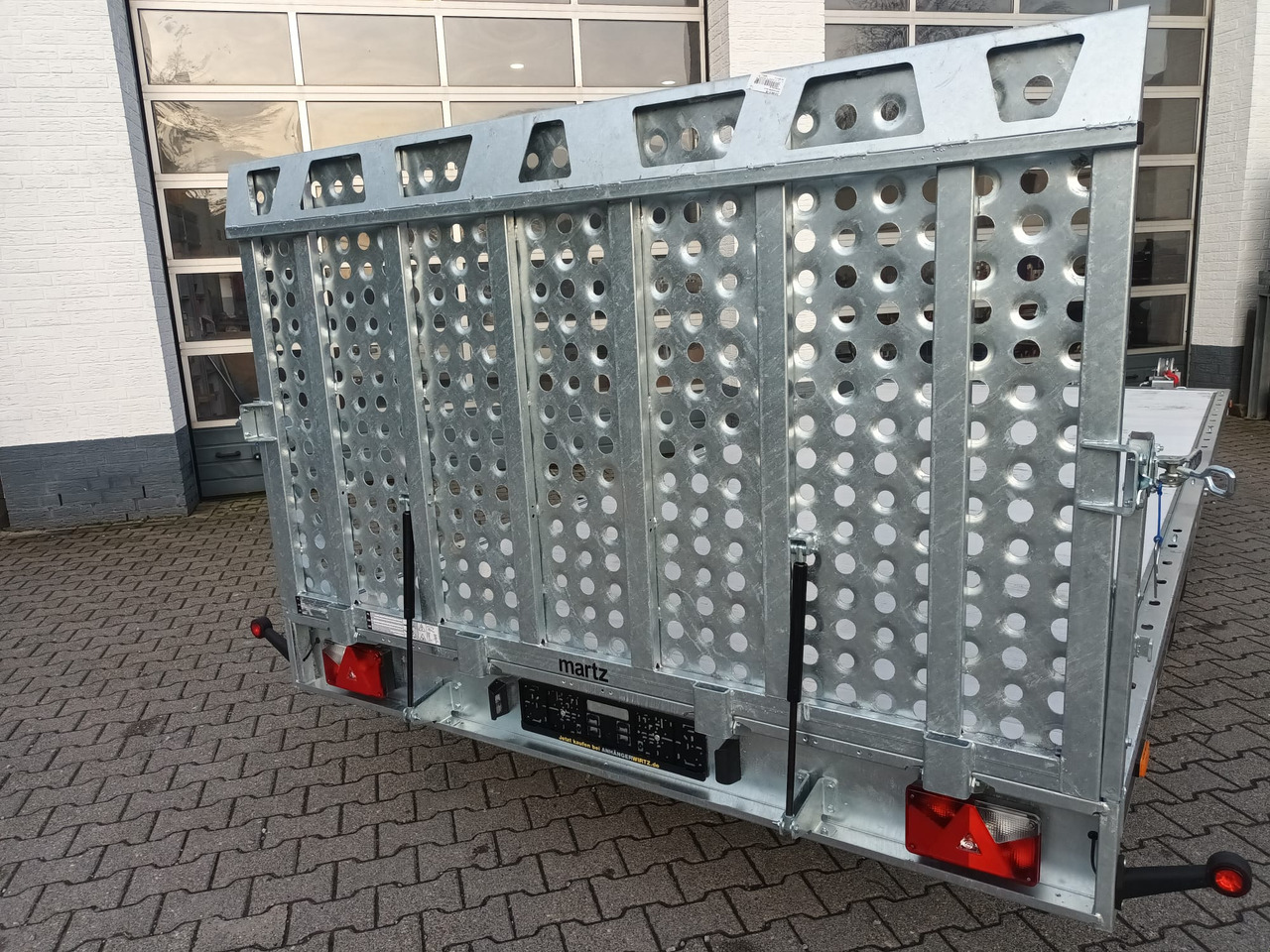Martz Universal GT KIPP 500/2 500x210cm ankippbar Aluboden Heckklappe Winde 13" 3500kg - Plant trailer: picture 5 Martz Universal GT KIPP 500/2 500x210cm ankippbar Aluboden Heckklappe Winde 13" 3500kg - Plant trailer: picture 5