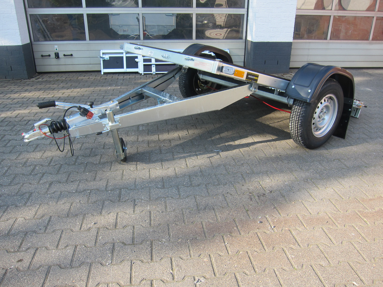 PKW Anhänger Trailwood 236 LUX ankippbar 236x129x37cm (S) 1300kg Modell 2024 - Car trailer: picture 4 PKW Anhänger Trailwood 236 LUX ankippbar 236x129x37cm (S) 1300kg Modell 2024 - Car trailer: picture 4