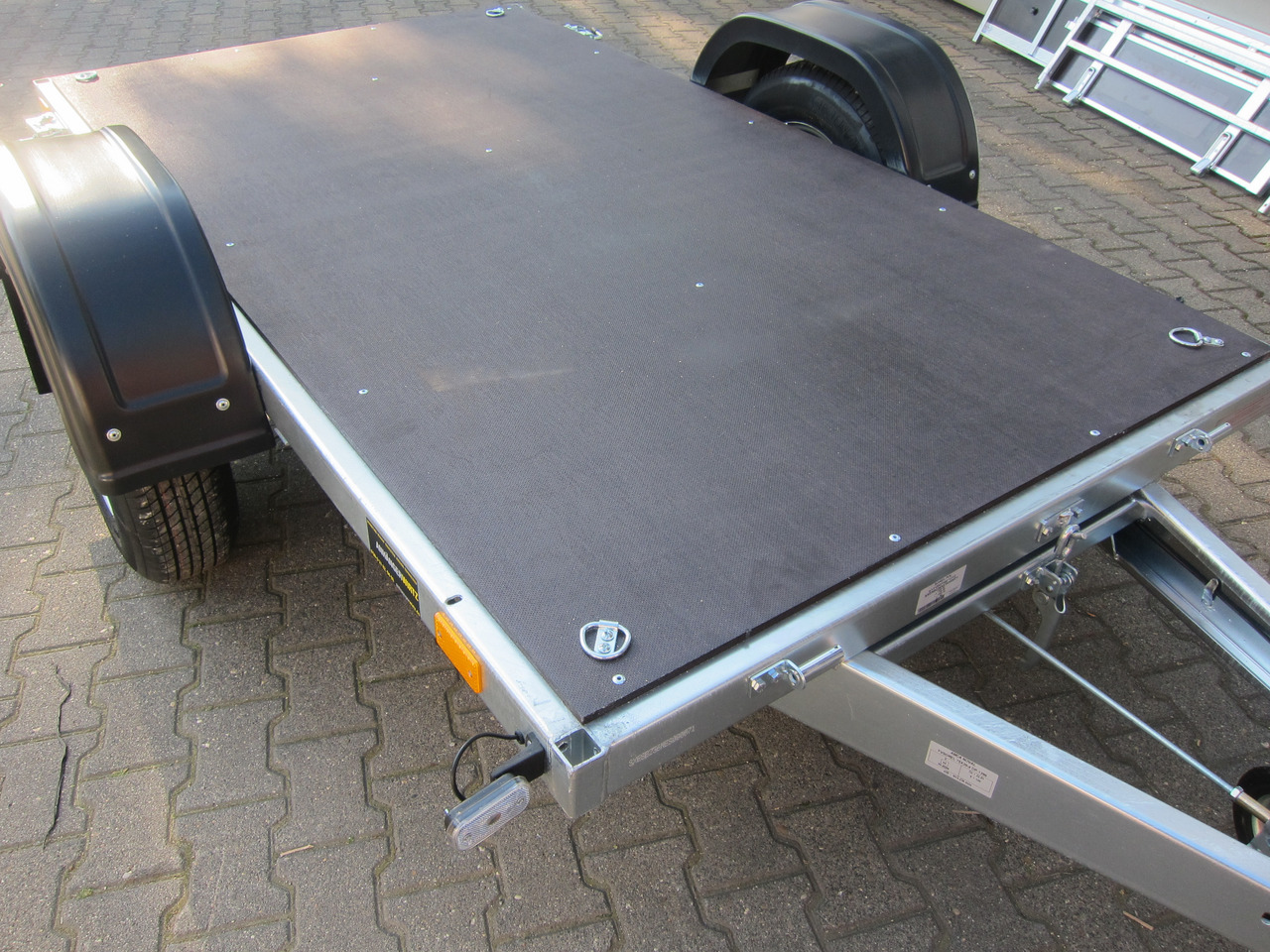 PKW Anhänger Trailwood 236 LUX ankippbar 236x129x37cm (S) 1300kg Modell 2024 - Car trailer: picture 5 PKW Anhänger Trailwood 236 LUX ankippbar 236x129x37cm (S) 1300kg Modell 2024 - Car trailer: picture 5