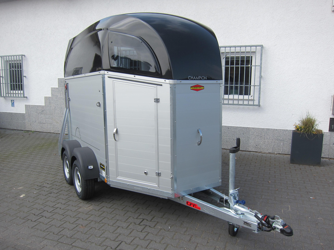 Horse trailer Pferdeanhänger Böckmann Champion C 2400kg Heckflügeltür blackline CFF+ 100 km/H 2400kg Abverkauf: picture 9