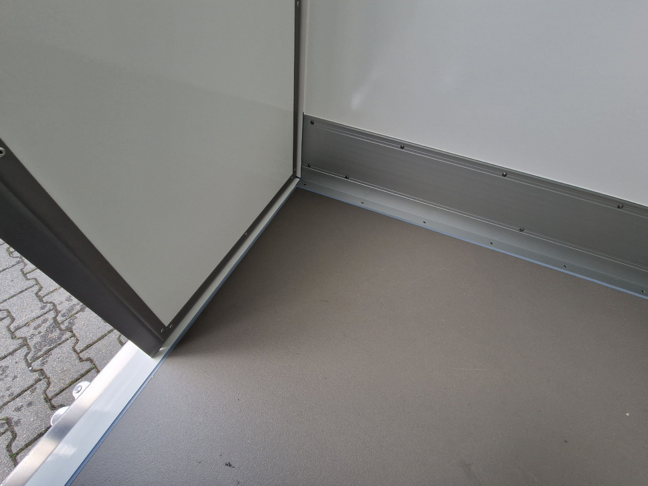 Tiefkühlanhänger AZK 2734/156 336x156x200cm 100 Frigoliner GOVI K6 bis -18°C (M) 2700kg - Refrigerated trailer: picture 4 Tiefkühlanhänger AZK 2734/156 336x156x200cm 100 Frigoliner GOVI K6 bis -18°C (M) 2700kg - Refrigerated trailer: picture 4