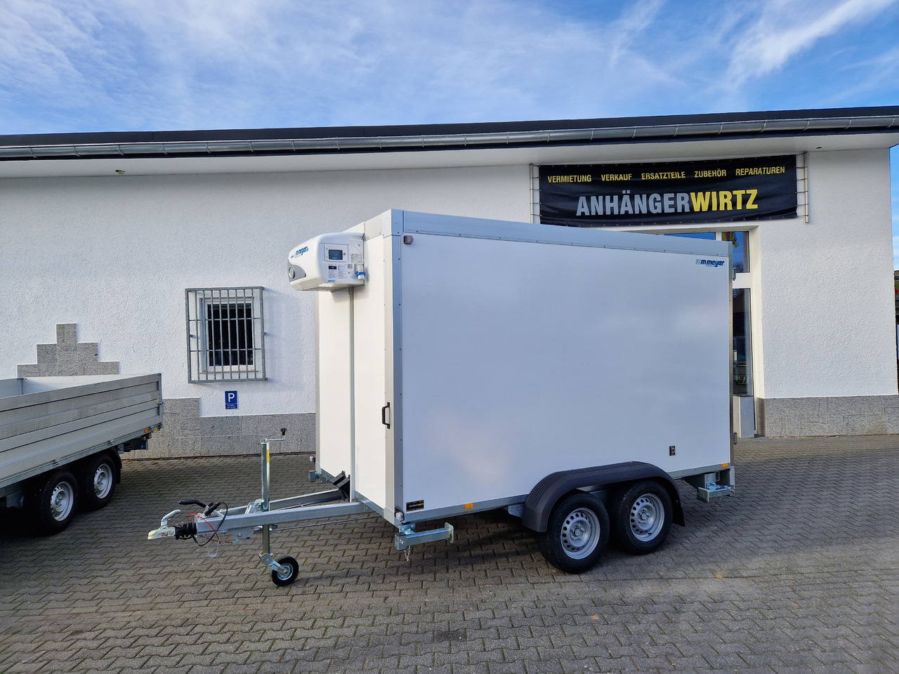 Tiefkühlanhänger AZK 2734/180 336x170x200cm 100/100 GOVI K6 bis -18°C (M) 2700kg - Refrigerated trailer: picture 2 Tiefkühlanhänger AZK 2734/180 336x170x200cm 100/100 GOVI K6 bis -18°C (M) 2700kg - Refrigerated trailer: picture 2