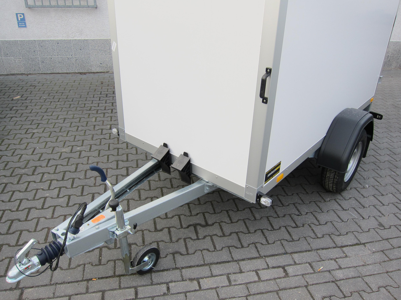 WM Meyer Koffer AZ 1325/126 S30 251x126x150cm (S) 1300kg Modell 2024 Januar Aktion - Closed box trailer: picture 3 WM Meyer Koffer AZ 1325/126 S30 251x126x150cm (S) 1300kg Modell 2024 Januar Aktion - Closed box trailer: picture 3