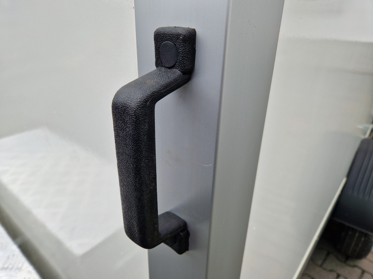 WM Meyer Koffer AZ 2035/151 S35 351x151x185cm (L) 2000kg - Closed box trailer: picture 4 WM Meyer Koffer AZ 2035/151 S35 351x151x185cm (L) 2000kg - Closed box trailer: picture 4