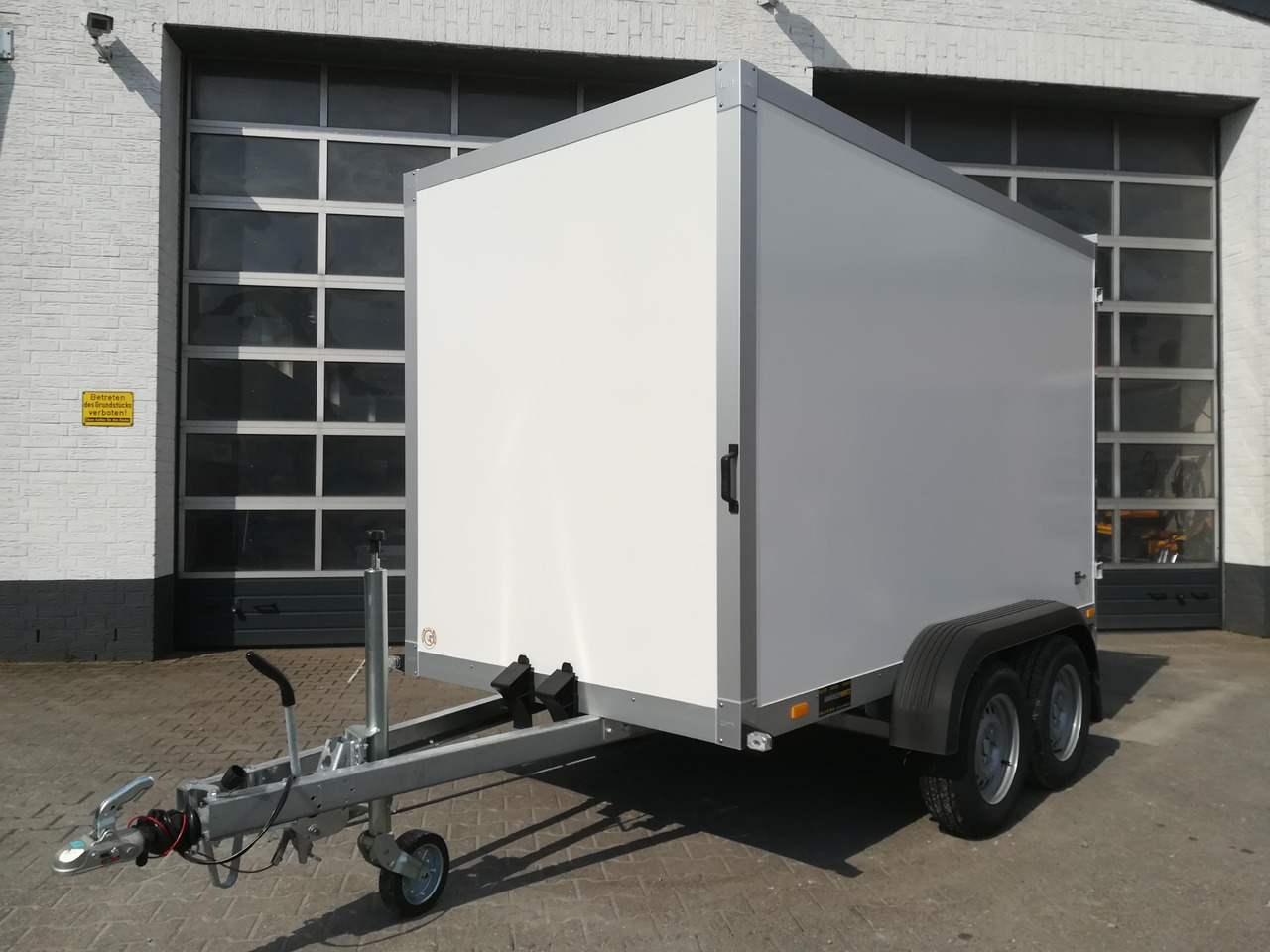 WM Meyer Koffer AZ 2730/151 S30 301x151x185cm (M) 2700kg Januar Aktion - Closed box trailer: picture 2 WM Meyer Koffer AZ 2730/151 S30 301x151x185cm (M) 2700kg Januar Aktion - Closed box trailer: picture 2