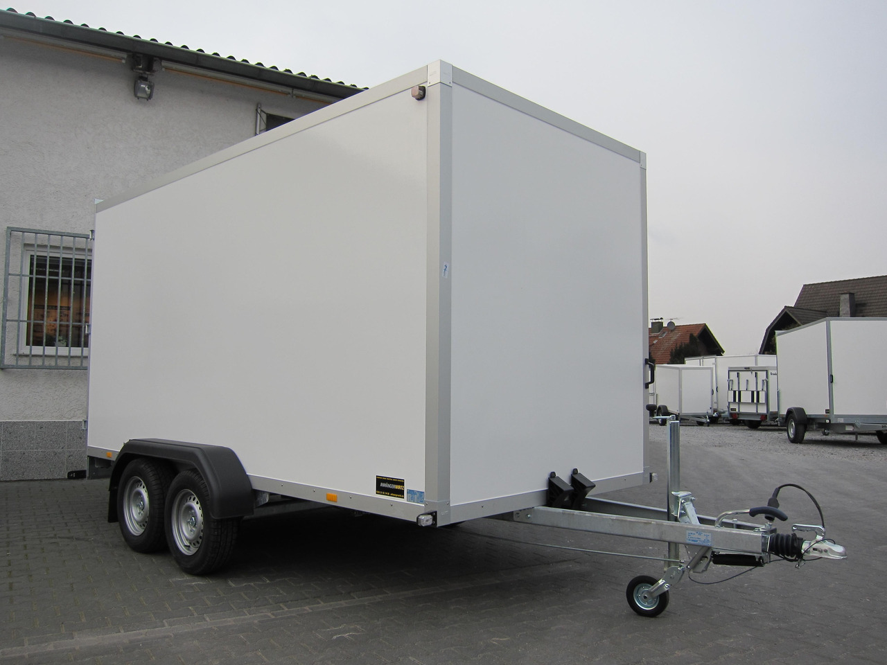 WM Meyer Koffer AZ 3540/185 S35 401x185x205cm (XL) 3500kg Aktion - Closed box trailer: picture 4 WM Meyer Koffer AZ 3540/185 S35 401x185x205cm (XL) 3500kg Aktion - Closed box trailer: picture 4