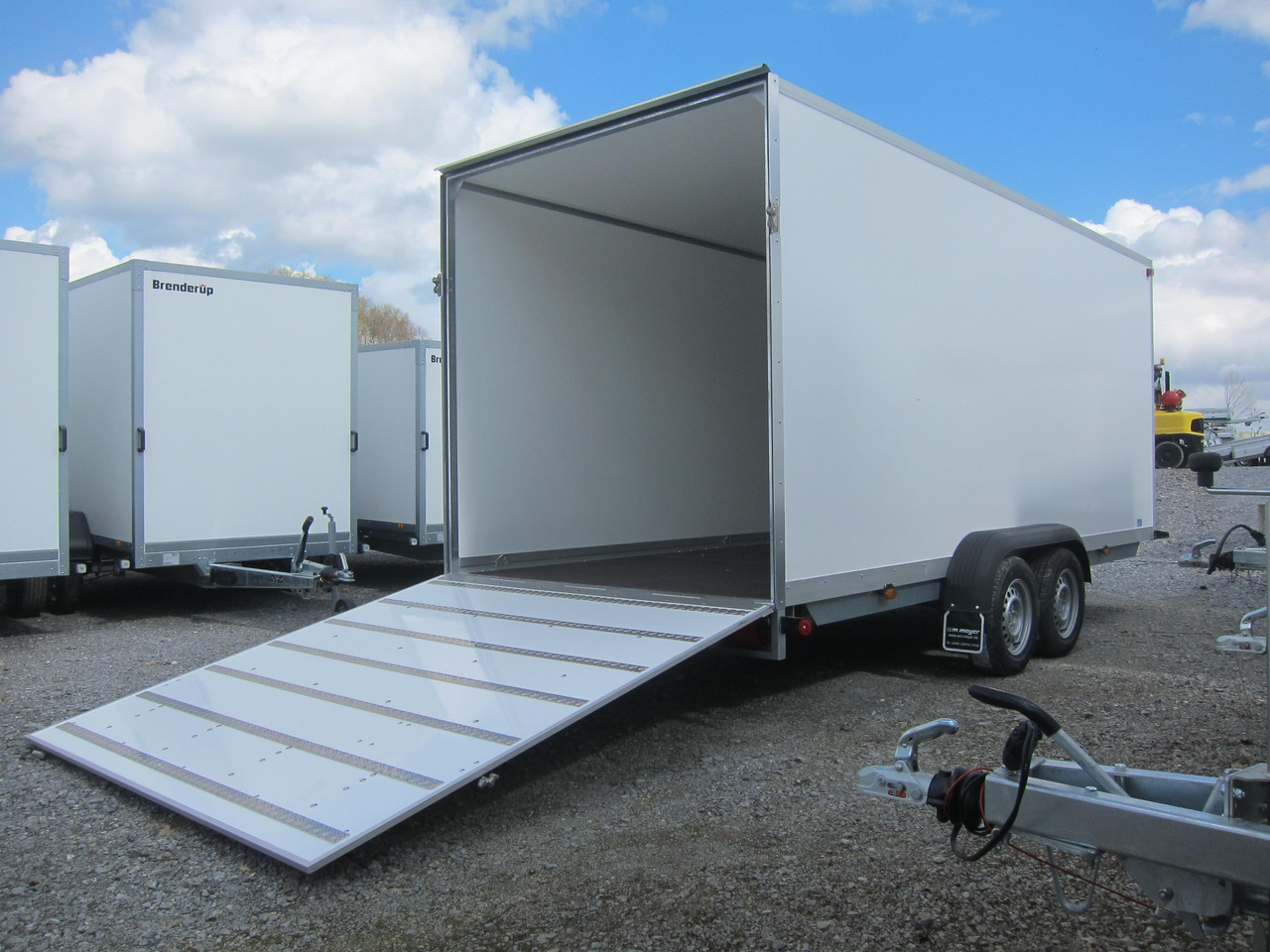 WM Meyer Koffer AZ 3560/200 S40 601x200x225cm extrahoch Heckrampe 3500kg preorder Aktion - Closed box trailer: picture 1 WM Meyer Koffer AZ 3560/200 S40 601x200x225cm extrahoch Heckrampe 3500kg preorder Aktion - Closed box trailer: picture 1