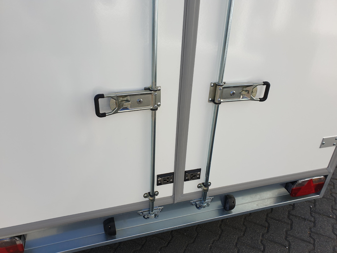 WM Meyer Kofferanhänger AZ 3560/200 S40 601x200x205cm Seitentür Profiline 3500kg Modell 2023 - Closed box trailer: picture 5 WM Meyer Kofferanhänger AZ 3560/200 S40 601x200x205cm Seitentür Profiline 3500kg Modell 2023 - Closed box trailer: picture 5