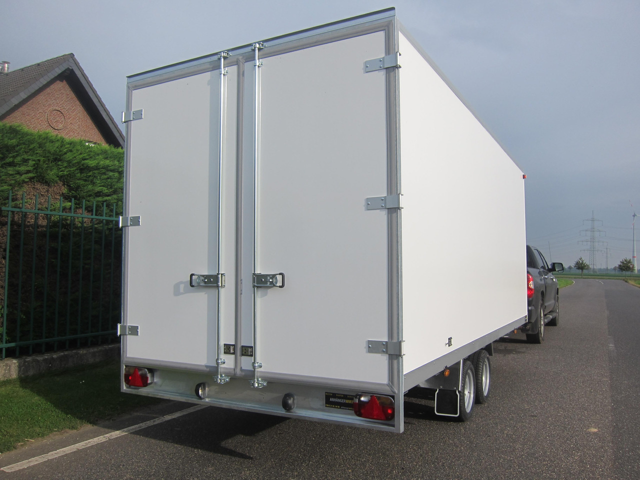 WM Meyer Kofferanhänger AZHLC 2750/210 S40 501x210x205cm niedrig Fahrgestell 13" (XXL) 2700kg - Closed box trailer: picture 5 WM Meyer Kofferanhänger AZHLC 2750/210 S40 501x210x205cm niedrig Fahrgestell 13" (XXL) 2700kg - Closed box trailer: picture 5