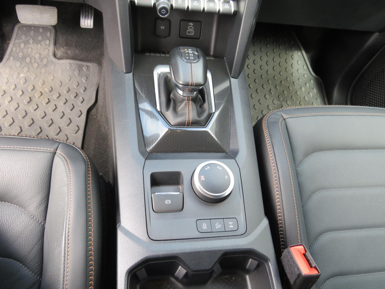 VOLKSWAGEN Amarok PanAmericana 3.0 TDI 177 kW Doka 4MOTION ZV - Pickup truck, Crew cab van: picture 4 VOLKSWAGEN Amarok PanAmericana 3.0 TDI 177 kW Doka 4MOTION ZV - Pickup truck, Crew cab van: picture 4