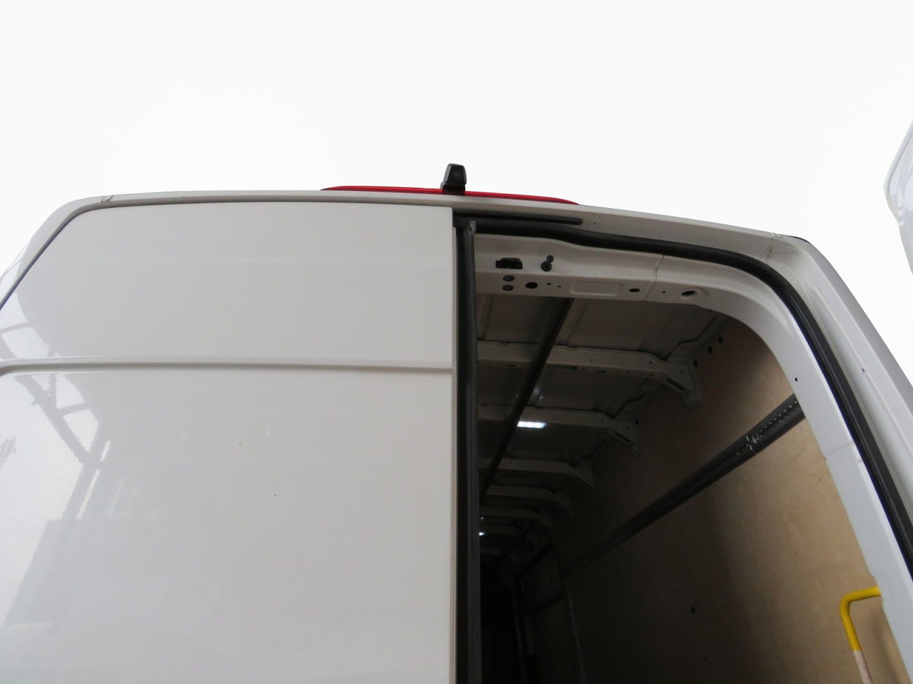 VOLKSWAGEN Crafter 35 L4H3 Kasten Euro6 Klima ZV - Panel van: picture 4 VOLKSWAGEN Crafter 35 L4H3 Kasten Euro6 Klima ZV - Panel van: picture 4