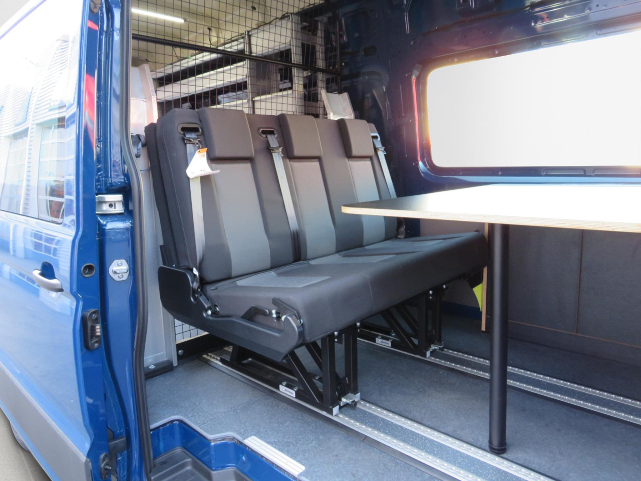 VOLKSWAGEN Crafter 55 L5 Superhochdach Doka BOTT-Ausbau Klima - Panel van: picture 4 VOLKSWAGEN Crafter 55 L5 Superhochdach Doka BOTT-Ausbau Klima - Panel van: picture 4