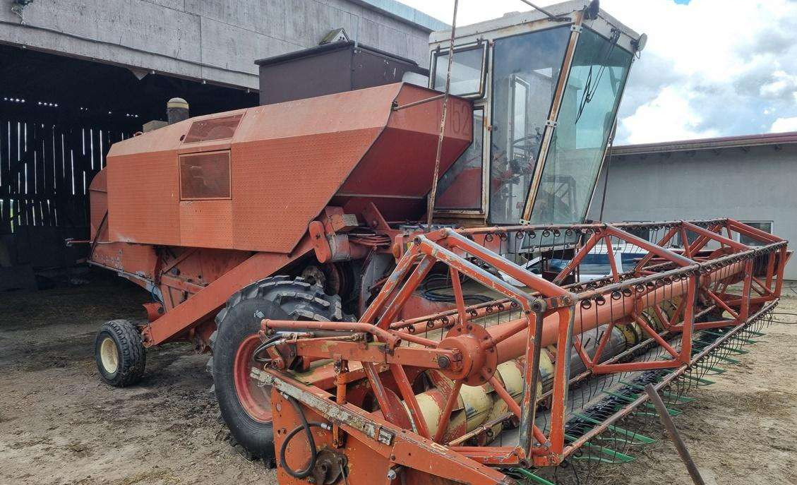 Laverda M152 - Combine harvester: picture 1 Laverda M152 - Combine harvester: picture 1