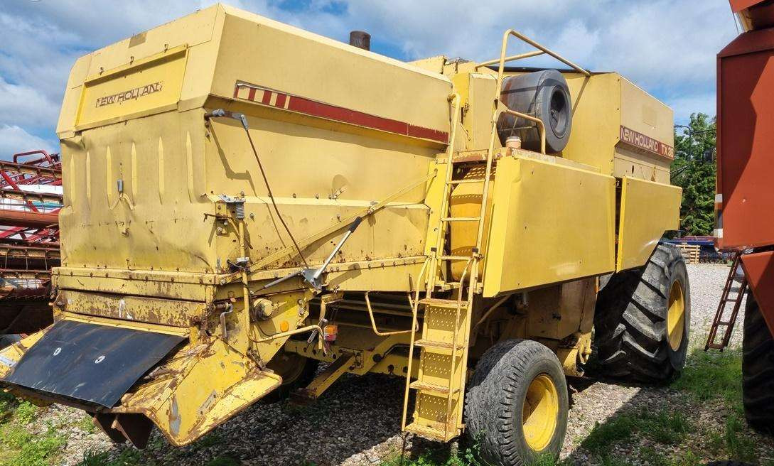 New Holland TX36 - Combine harvester: picture 4 New Holland TX36 - Combine harvester: picture 4