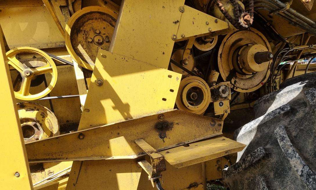 New Holland TX36 - Combine harvester: picture 5 New Holland TX36 - Combine harvester: picture 5